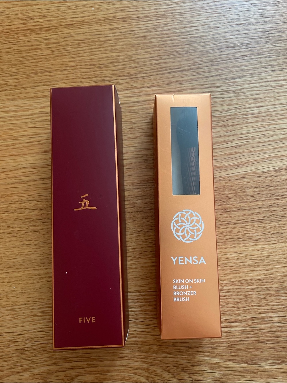 NIB YENSA BLUSH BRUSH